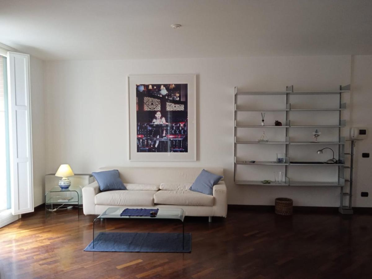 Olimpia Apartment City Center Salerno Luaran gambar